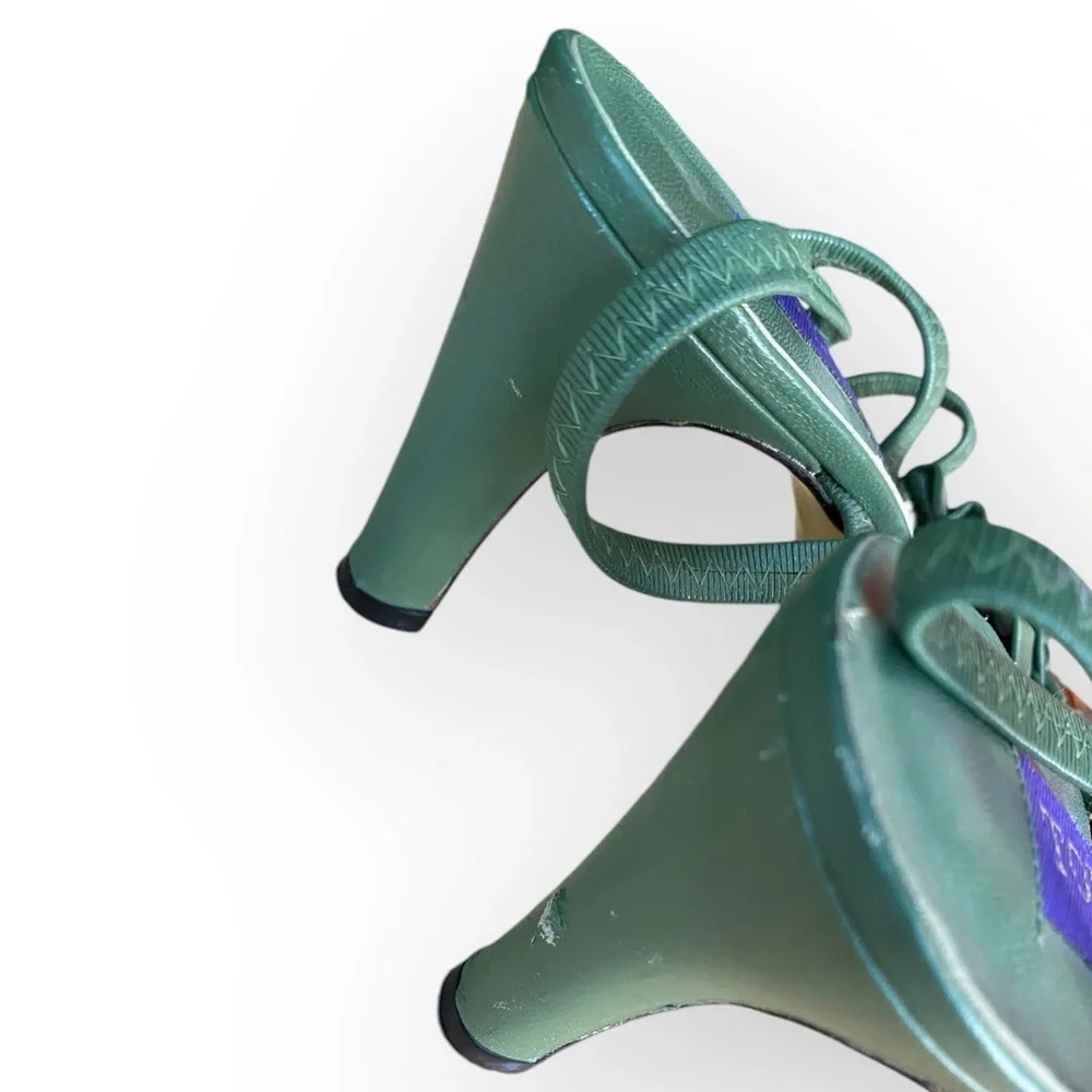 T16 Top Shoe Whimsical Heels
